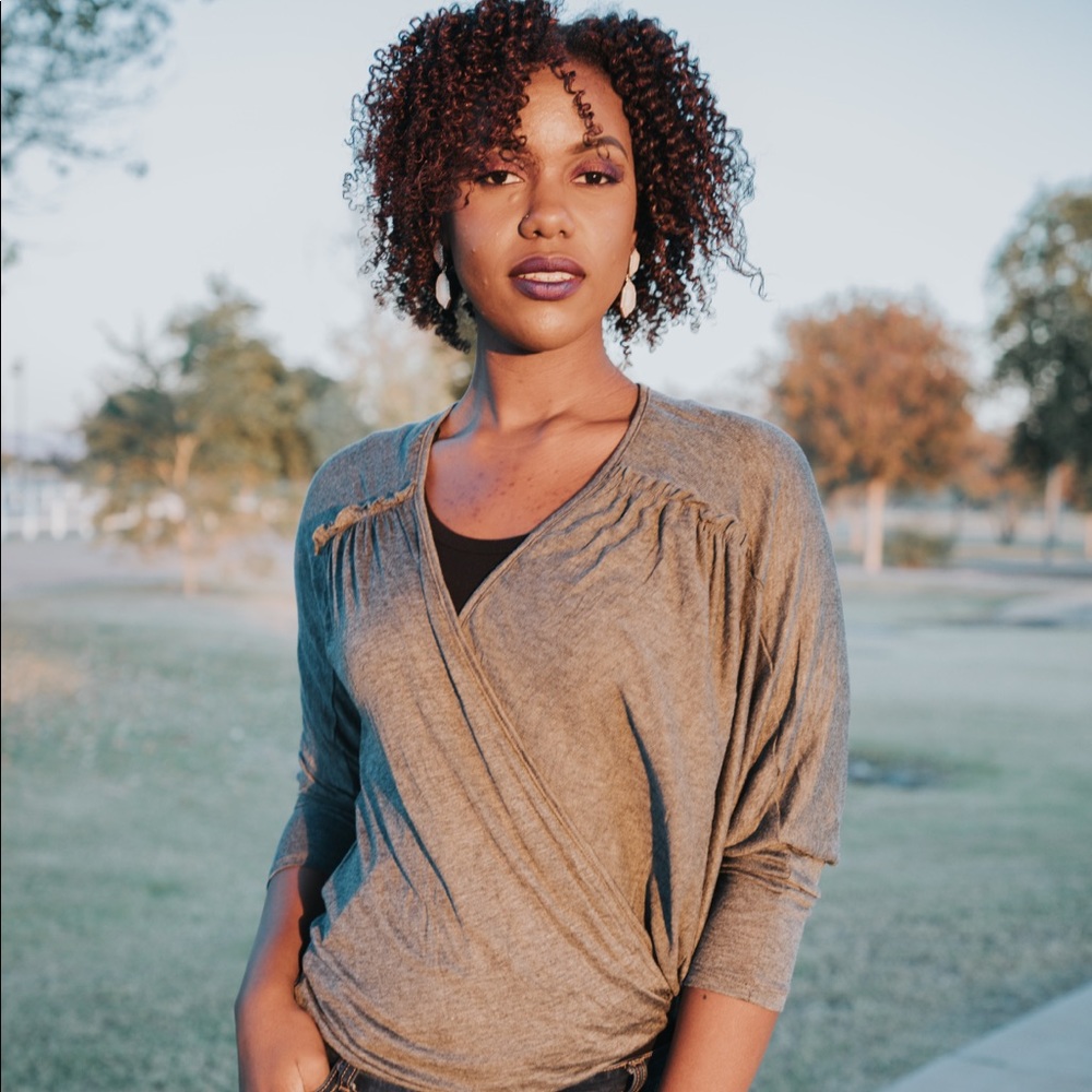 ✨❗️Soft front knot twist grey top❗️